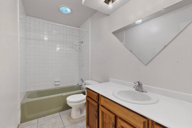 8906 CHAMBERS Place NE, Albuquerque, NM 87111