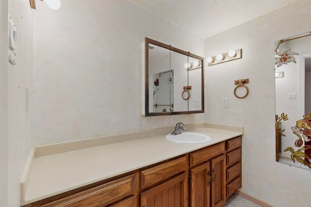 8906 CHAMBERS Place NE, Albuquerque, NM 87111