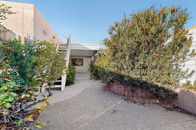 8906 CHAMBERS Place NE, Albuquerque, NM 87111