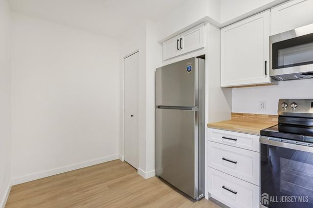 1304 Sayre Drive, Plainsboro, NJ 08540