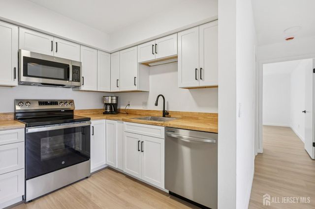 1304 Sayre Drive, Plainsboro, NJ 08540