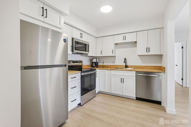 1304 Sayre Drive, Plainsboro, NJ 08540