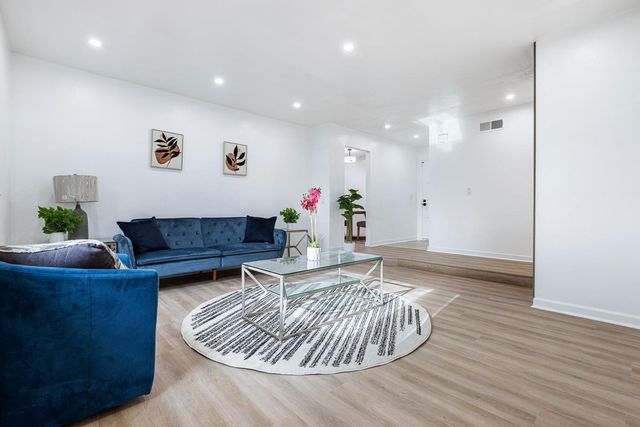 1622 Dennis Avenue, Clovis, CA 93611