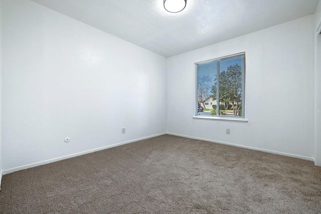 1622 Dennis Avenue, Clovis, CA 93611