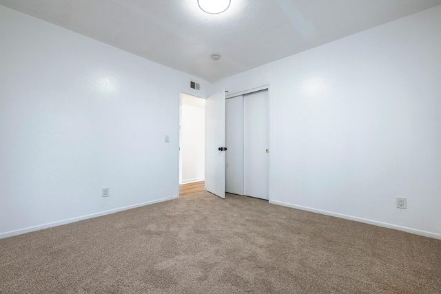 1622 Dennis Avenue, Clovis, CA 93611