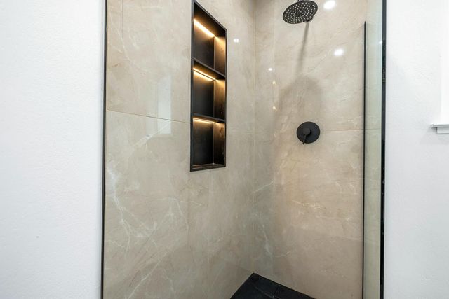 1622 Dennis Avenue, Clovis, CA 93611