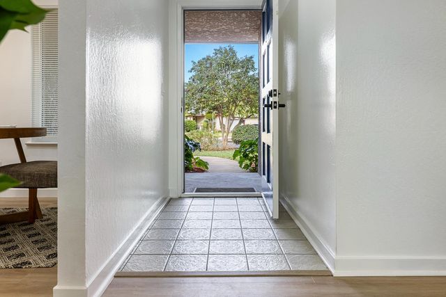 1622 Dennis Avenue, Clovis, CA 93611