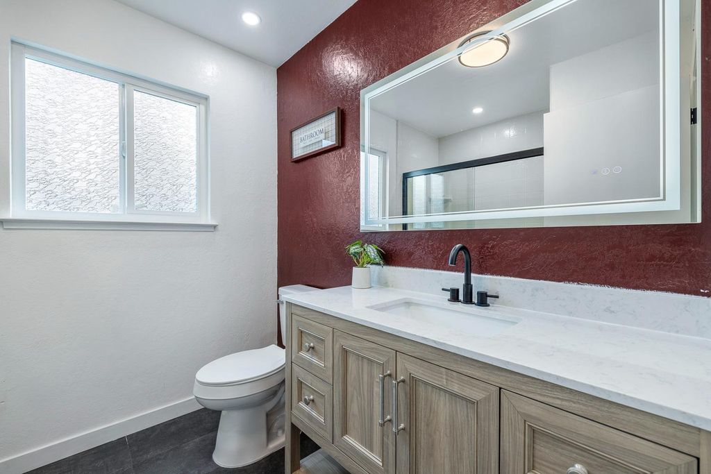 Image 25 of property listing at 1622 Dennis Avenue, Clovis, CA 93611