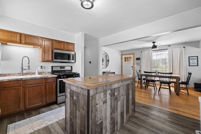 10227 8th AVENUE, Pleasant Prairie, WI 53158