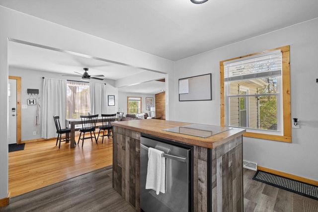 10227 8th AVENUE, Pleasant Prairie, WI 53158