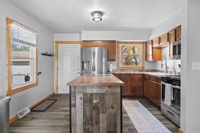 10227 8th AVENUE, Pleasant Prairie, WI 53158
