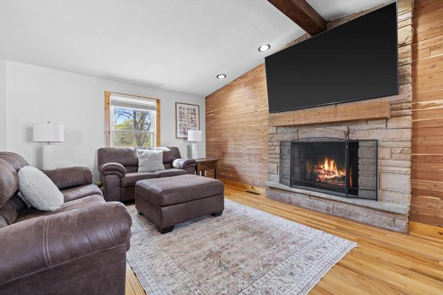 10227 8th AVENUE, Pleasant Prairie, WI 53158