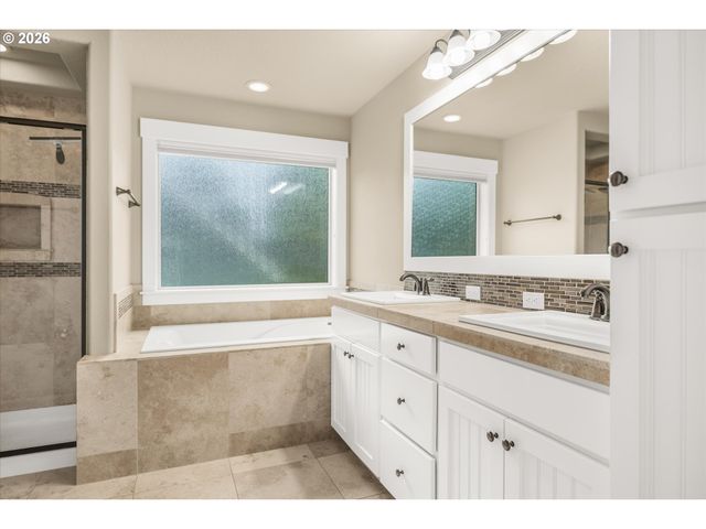 16073 Se PINOT Rd, Milwaukie, OR 97267