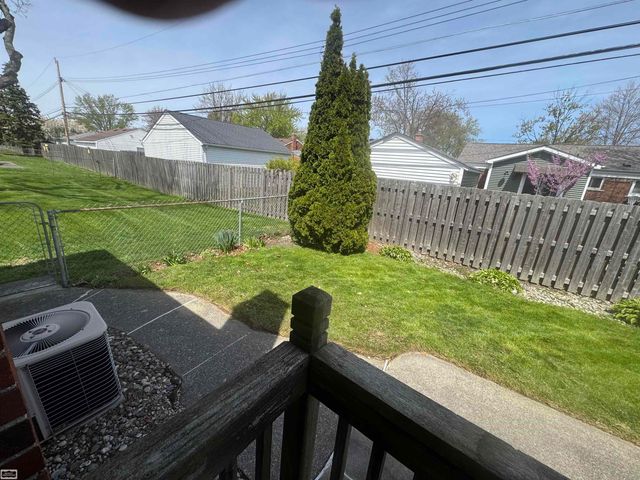 22821 Shoreview Court, Saint Clair Shores, MI 48082