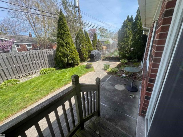 22821 Shoreview Court, Saint Clair Shores, MI 48082