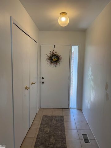22821 Shoreview Court, Saint Clair Shores, MI 48082