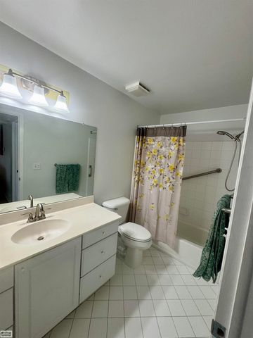 22821 Shoreview Court, Saint Clair Shores, MI 48082