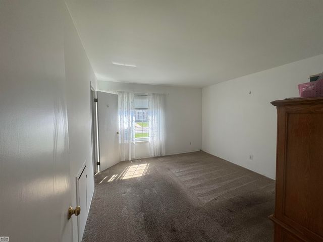 22821 Shoreview Court, Saint Clair Shores, MI 48082