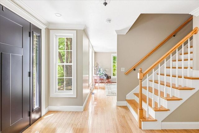 137 Cedar St, Middleboro, MA 02346
