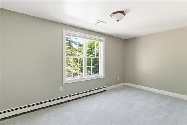 137 Cedar St, Middleboro, MA 02346