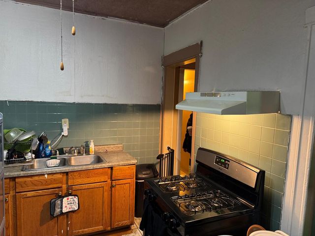 1110 S 4th Avenue, Maywood, IL 60153