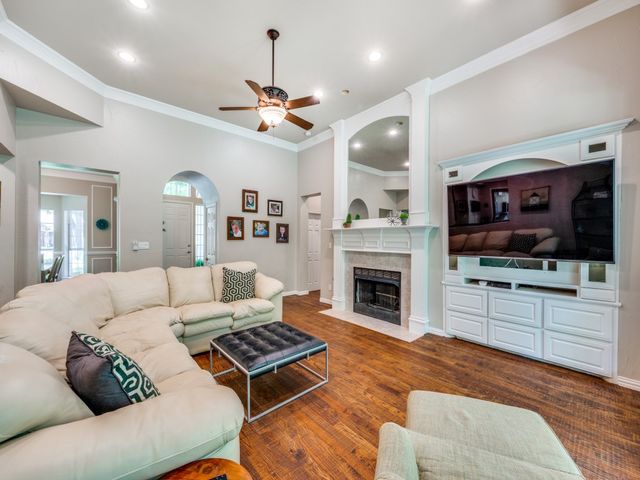 199 Pecan Crossing Court, Gunter, TX 75058