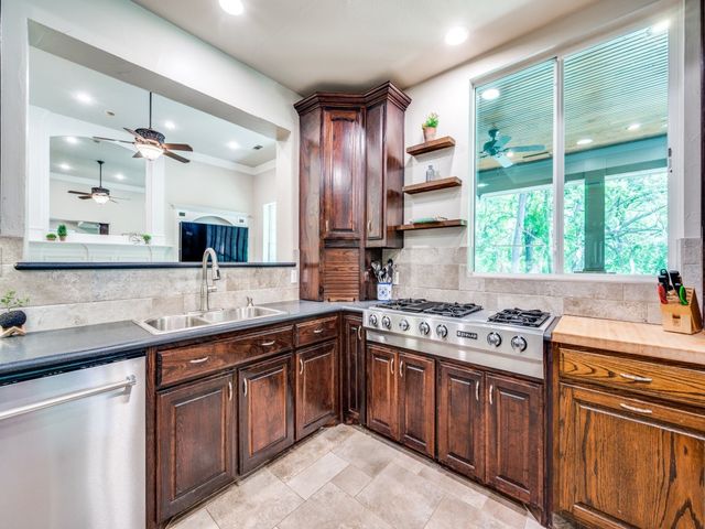 199 Pecan Crossing Court, Gunter, TX 75058