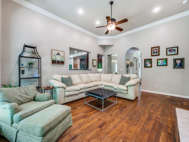 199 Pecan Crossing Court, Gunter, TX 75058