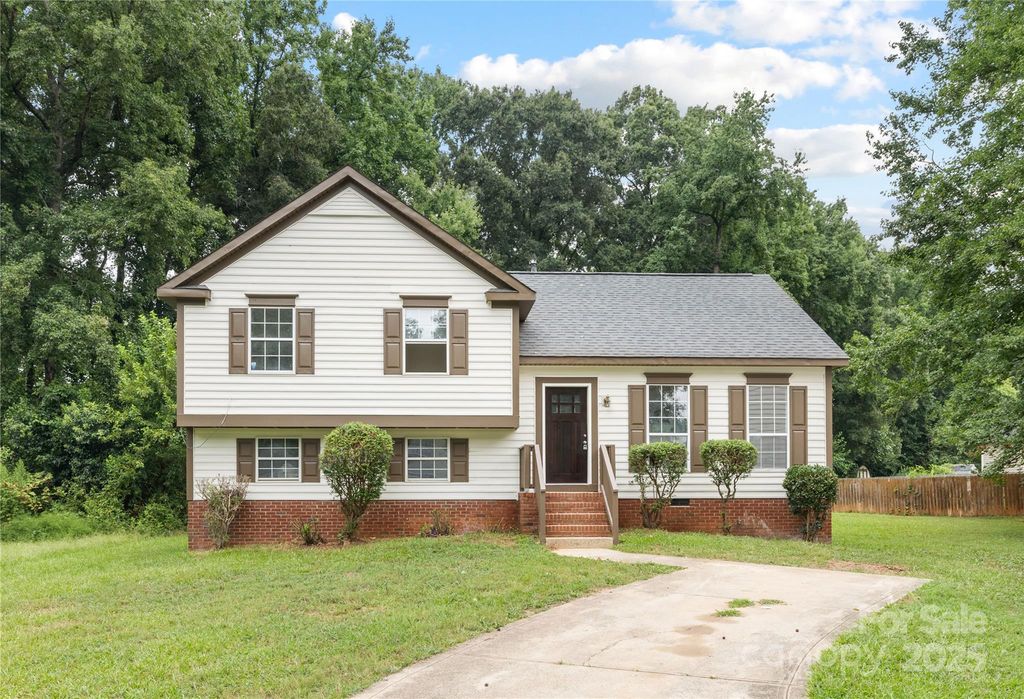 3224 Periwinkle Court, Charlotte, NC 28269