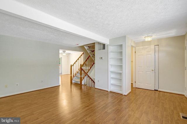 9227 SHEFFIELD HUNT CT, Lorton, VA 22079