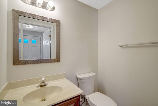 9227 SHEFFIELD HUNT CT, Lorton, VA 22079