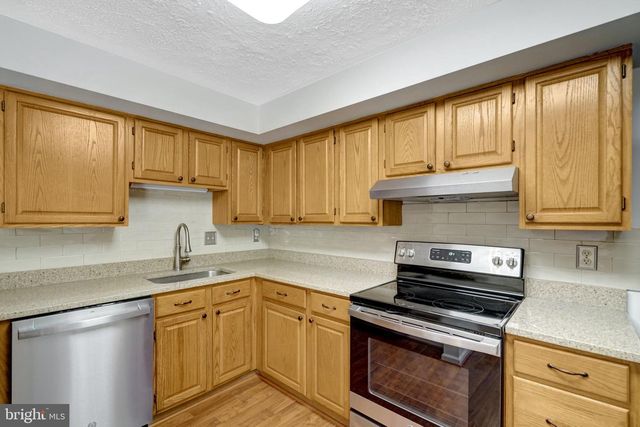 9227 SHEFFIELD HUNT CT, Lorton, VA 22079