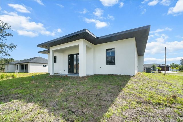 447 Redwing ST, Lehigh Acres, FL 33974