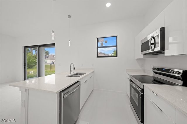 447 Redwing ST, Lehigh Acres, FL 33974