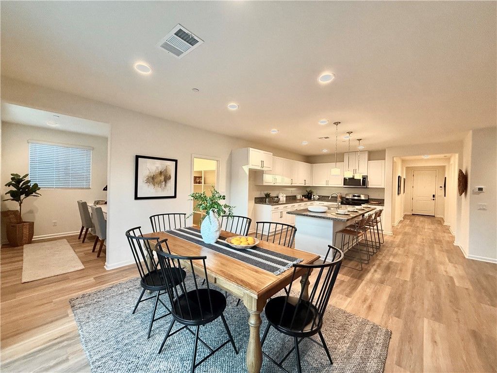 Image 10 of property listing at 36237 Sunset Ridge Court, Wildomar, CA 92595