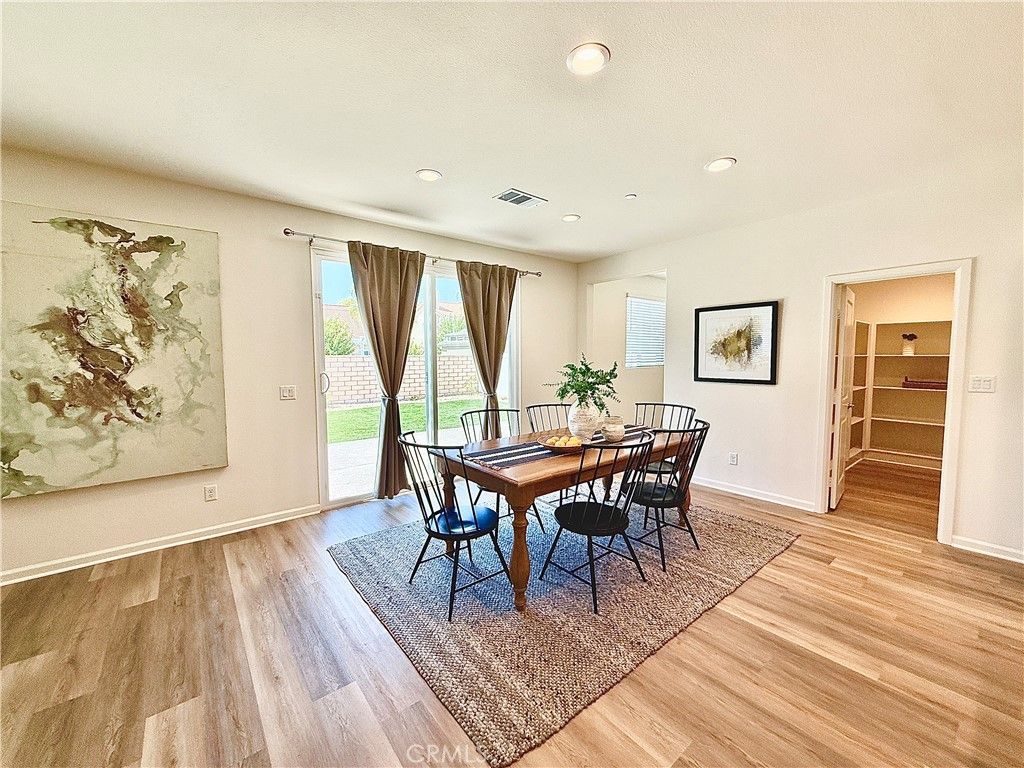 Image 7 of property listing at 36237 Sunset Ridge Court, Wildomar, CA 92595