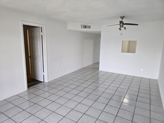 8060 N Colony Cir Circle 203, Tamarac, FL 33321