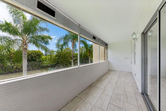 126 Sparrow Drive 10b, Royal Palm Beach, FL 33411