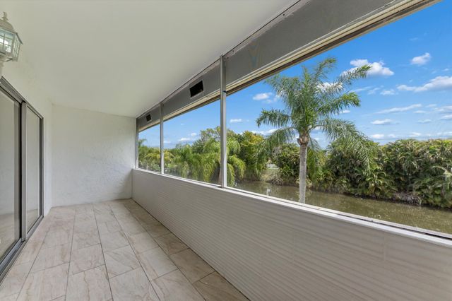 126 Sparrow Drive 10b, Royal Palm Beach, FL 33411