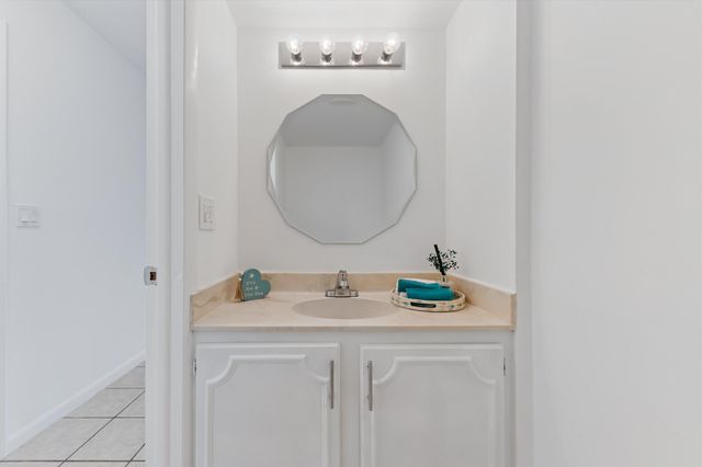 126 Sparrow Drive 10b, Royal Palm Beach, FL 33411