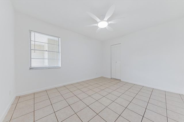 126 Sparrow Drive 10b, Royal Palm Beach, FL 33411