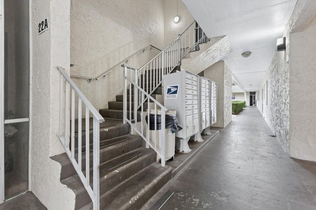 126 Sparrow Drive 10b, Royal Palm Beach, FL 33411