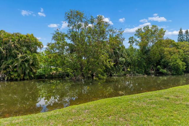 126 Sparrow Drive 10b, Royal Palm Beach, FL 33411