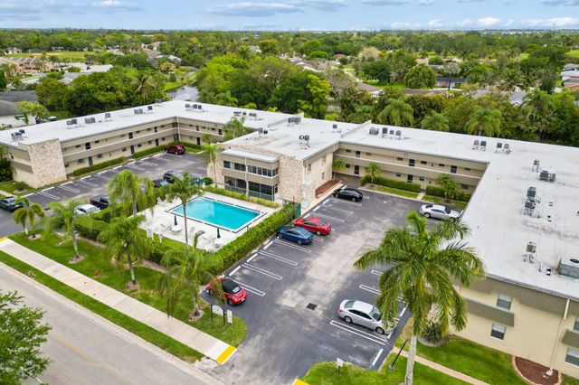 126 Sparrow Drive 10b, Royal Palm Beach, FL 33411