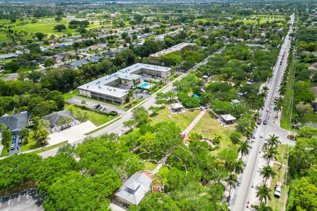 126 Sparrow Drive 10b, Royal Palm Beach, FL 33411