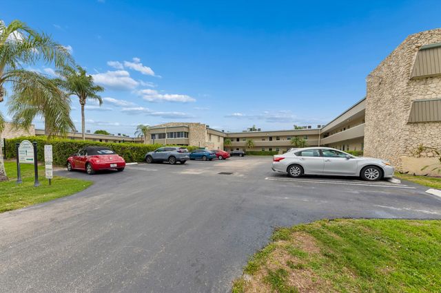 126 Sparrow Drive 10b, Royal Palm Beach, FL 33411