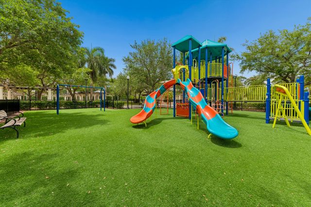 126 Sparrow Drive 10b, Royal Palm Beach, FL 33411