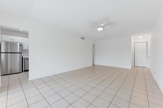 126 Sparrow Drive 10b, Royal Palm Beach, FL 33411