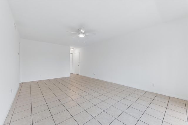 126 Sparrow Drive 10b, Royal Palm Beach, FL 33411