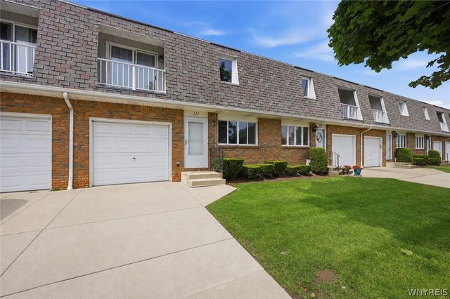 122 Rebecca Park, Buffalo, NY 14207